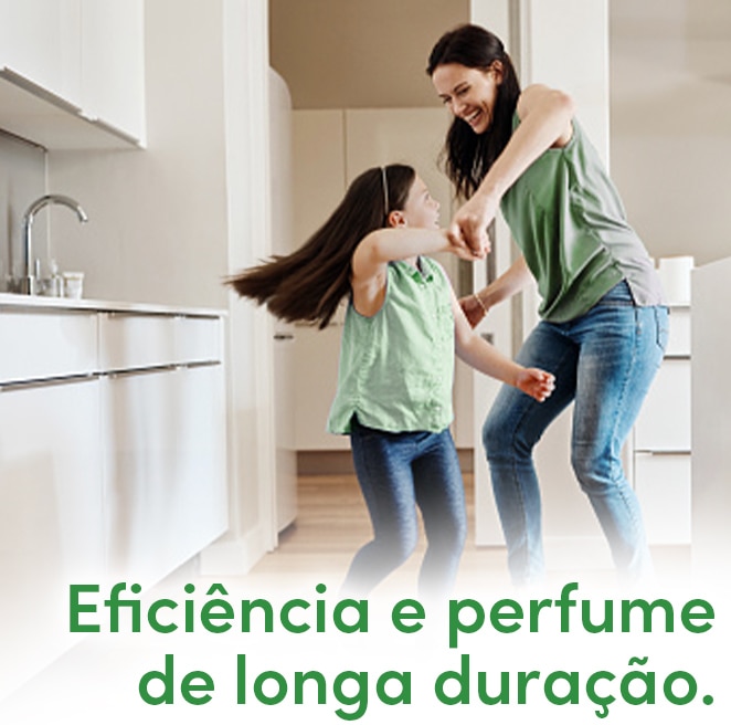 Combina a eficiência da limpeza com fragrâncias especiais de flores e perfume de longa duração